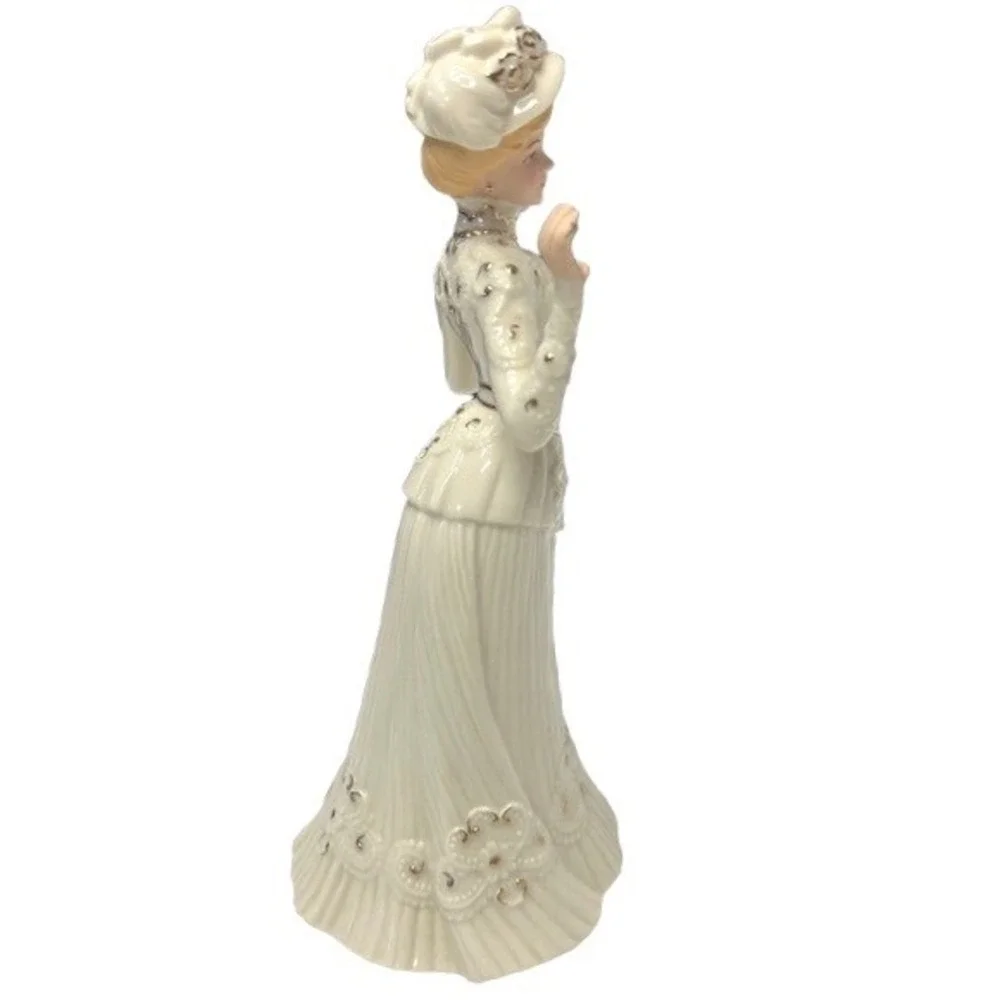 Lenox Victorian Ladies of Fashion 'Morning Promenade'‎